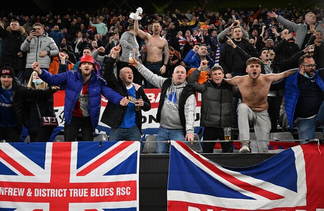 17 02 2022, xjhx, football UEFA Europa League , Borussia Dortmund Glasgow Rangers emspor, v l fans of Glasgow Rangers mood cheering DFL DFB REGULATIONS PROHIBIT ANY USE OF PHOTOGRAPHS as IMAGE SEQUENCES and or QUASI VIDEO Dortmund