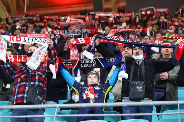RB Leipzig San Sebastian 17 02 2022 Leipzig, 17 02 2022, Red Bull Arena, Football, UEFA Europa League, Play Off Round , RB Leipzig GER vs Real Sociedad San Sebastian ESP 2 2 1 1 , In picture Fans of RB Leipzig , UEFA regulations prohibit any use of photographs as image sequences and or quasi video , Picture Point