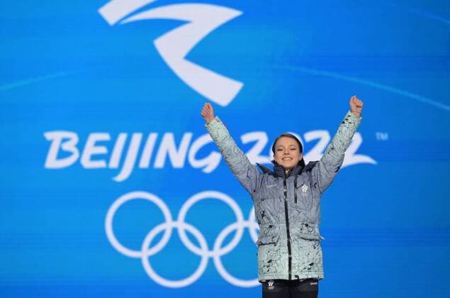 China Olympics 2022 Medal Ceremony 8119429 18.02.2022 Gold medalist Russian Olympic Committee s Anna Shcherbakova poses on the podium during the women s single Figure skating, Eiskunstlauf medal ceremony of the Beijing 2022 Winter Olympic Games, Olympische Spiele, Olympia, OS at the Medals Plaza in Beijing, China. Grigory Sysoev Sputnik Beijing China  Copyright: xGrigoryxSysoevx