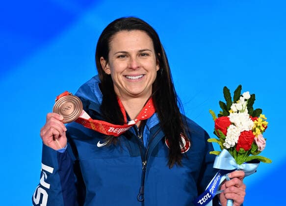 (220218) -- BEIJING, Feb. 18, 2022 -- Bronze medalist Brittany Bowe of the United States reacts during the awarding ceremony of Speed skating, Eisschnelllauf women s 1,000m at the Beijing Medals Plaza of the Winter Olympics in Beijing, capital of China, Feb. 18, 2022. ) (BEIJING2022)CHINA-BEIJING-OLYMPIC Winter games, Winterspiele,Spiele, Summer games AWARDING CEREMONY-SPEED SKATING-WOMEN S 1,000M LixHe