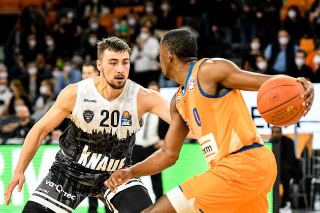 GER, BBL, ratiopharm Ulm vs s Oliver Würzburg Wuerzburg 18 02 2022, ratiopharm arena, New Ulm, GER, BBL, ratiopharm Ulm vs s Oliver Würzburg Wuerzburg, pictured Julian Albus Wuerzburg, 20 , Semaj Christon Ulm, 0 nordphotoxGmbHx xHafner nph00200