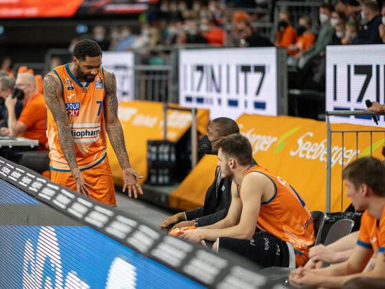 Sindarius Thornwell Ratiopharm Ulm 07 , negative emotions, is disappointed disappointed, dissatisfied, GER, Ratiopharm Ulm vs s Oliver Wuerzburg, Basketball, Bundesliga, easycredit, 12 Spieltag, Spielzeit 2021 2022, 18 02 2022, GER, Ratiopharm Ulm vs s Oliver Wuerzburg, Basketball, Bundesliga, easycredit, 12 Spieltag, Spielzeit 2021 2022, 18 02 2022 Ulm Copyright: xEibner-Pressefoto SaschaxWaltherx EP_EER