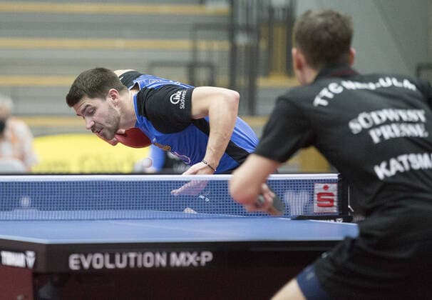 18 02 2022, xrhsx, table tennis 1 Bundesliga, 1 FC Saarbrücken TTC Neu Ulm emspor, v l Patrick Franziska 1 FC Saarbrücken table tennis , Lev Katsman TTC Neu Ulm Saarbrücken