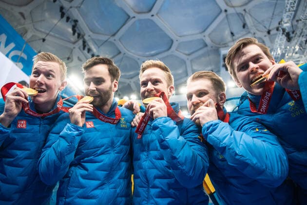 220219 Daniel Magnusson, Oskar Eriksson, Niklas Edin, Rasmus Wranaa and Christoffer Sundgren of Sweden celebrates with gold medals after men cur s curling final match between Sweden and Great Britain during day 15 of the 2022 Winter Olympics on February 19, 2022 in Beijing Photo Maxim Thore BILDBYRAN code MT MT0332 curling olympic games olympics winter olympics os ol olympiska spel vinter os olympiske leker peking peking 2022 beijing 2022 beijing 2022 olympic games beijing 2022 winter olympic games peking os beijing ol vinter ol 15 bbeng sverige england sweden celebration jubel,  Copyright: MAXIMxTHORE BB220219MT070