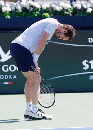 Andy Murray amuses himself during training, joy, Copyright: xJuergenxHasenkopfx