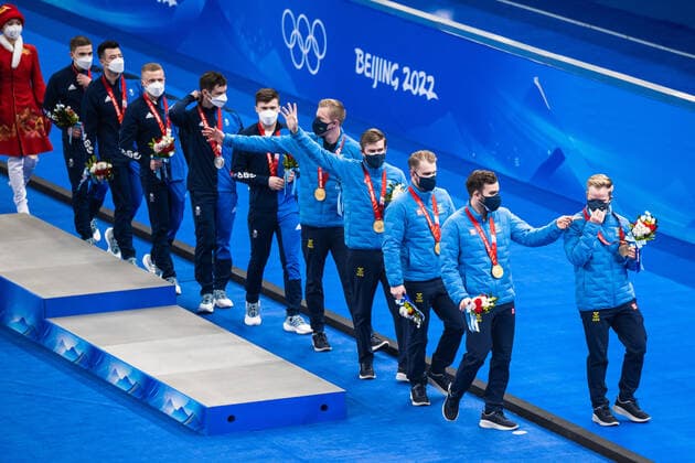 220219 Daniel Magnusson, Christoffer Sundgren, Rasmus Wranaa, Oskar Eriksson and Niklas Edin of Sweden celebrates with gold medals after men cur s curling final match between Sweden and Great Britain during day 15 of the 2022 Winter Olympics on February 19, 2022 in Beijing Photo Mathias Bergeld BILDBYRAN code MB MT0332 curling olympic games olympics winter olympics os ol olympiska spel vinter os olympiske leker peking peking 2022 beijing 2022 beijing 2022 olympic games beijing 2022 winter olympic games peking os beijing ol vinter ol 15 bbeng sverige england celebration jubel sweden guld,  Copyright: MATHIASxBERGELD BB220219MB026