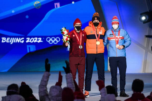 220219 Laurent Dubreuil of Canada, Thomas Krol of Netherlands and Havard Holmefjord Lorentzen of Norway celebrates at the medal ceremony for men s speed skating 1000 meter during day 15 of the 2022 Winter Olympics on February 19, 2022 in Beijing Photo Mathias Bergeld BILDBYRAN kod MB MB0346 skates speed skating olympic games olympics winter olympics os ol olympic games winter os olympic games peking peking 2022 beijing 2022 beijing 2022 olympic games beijing 2022 winter olympic games peking os beijing ol winter ol 15 bbeng medal ceremony medal ceremony celebration jubel norway norway bronze,  Copyright: MATHIASxBERGELD BB220219MB037