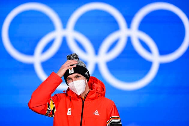 Belgian speed skater Bart Swings, winner of the gold medal celebrates on the podium of the medal ceremony of the men s mass start Speed skating, Eisschnelllauf event at the Beijing 2022 Winter Olympics in Beijing, China, Saturday 19 February 2022. Bart Swings won the gold medal. The winter Olympics are taking place from 4 February to 20 February 2022. LAURIExDIEFFEMBACQ  x11289162x
