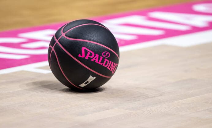 19 02 2022, Berlin, basketball, BBL Cup, semifinals, Final Four, Mercedes Benz Arena Basketball Loewen Braunschweig HAKRO Merlins Crailsheim A basketball lies on the court Loewen Braunschweig Merlins Crailsheim