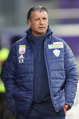 SOCCER - BL, A.Wien vs Hartberg VIENNA,AUSTRIA,19.FEB.22 - SOCCER - ADMIRAL Bundesliga, FK Austria Wien vs TSV Hartberg. Image shows head coach Kurt Russ (Hartberg).  GEPAxpictures xDavidxBitzan