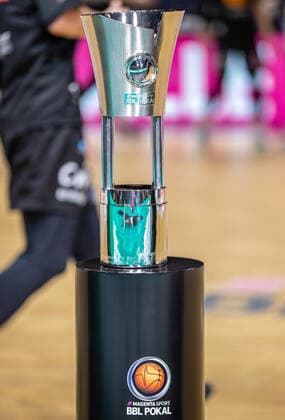 19 02 2022, Berlin, basketball, BBL Cup, semifinals, Final Four, Mercedes Benz Arena ALBA Berlin Niners Chemnitz BBL Cup close-up ALBA Berlin Niners Chemnitz