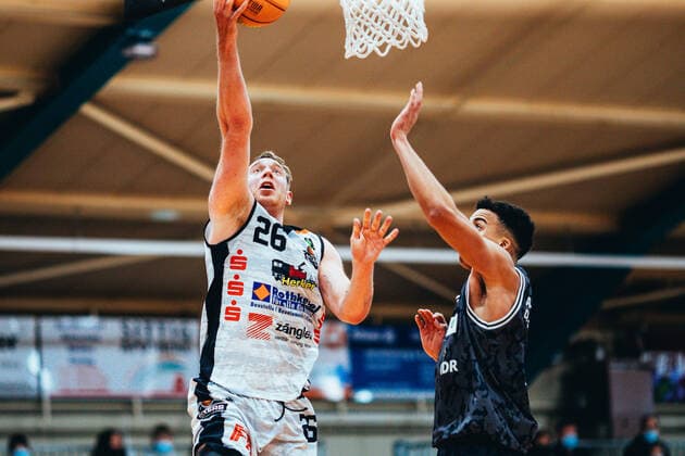 BB 2BL BSW Sixers ART Gaints Düsseldorf Frederik Rungby 26 BSW Sixers during the season 2021 22 men in the Barmer 2 Bundesliga ProB between BSW Sixers and SCH ART Gaints Düsseldorf at the Ballsporthalle Sandersdorf on 19 February 2022 in Sandersdorf, Saxony Anhalt, Germany