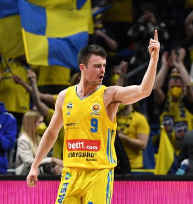 Basketball, men, season 2021 2022, MagentaSport BBL Cup, TOP FOUR semifinal 2 , Alba Berlin Niners Chemnitz, Jonas Mattisseck Alba Berlin , cheering after the final whistle, 19 02 2022, Copyright: xSebastianxRäppold MatthiasxKochx