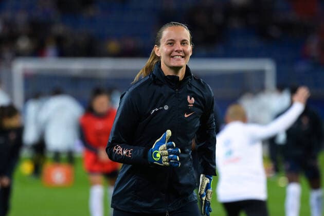 Mylene Chavas ( 16 - France ) - Echauffement - FOOTBALL : France vs Bresil - Feminine - Caen - 19 02 2022 FedericoPestellini Panoramic 