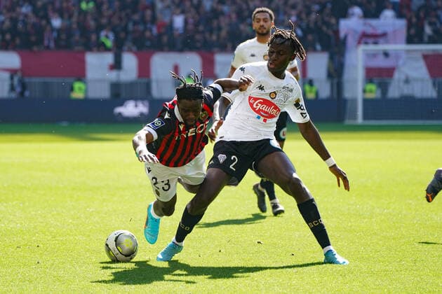 Jordan Lotomba (OGC Nice) - Batista Mendy (Sco Angers) FOOTBALL : OGC Nice vs SCO Angers - Ligue 1 Uber Eats - Nice - 20 02 2022 NorbertScanella Panoramic 