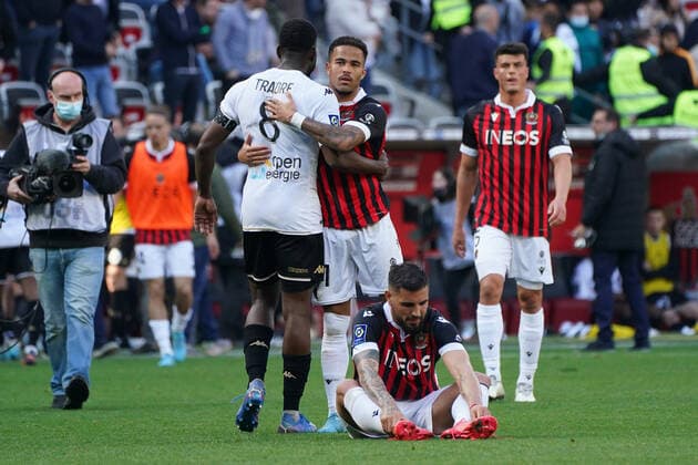 Fin de match - Justin Kluivert (OGC Nice) - Ismael Traore (Sco Angers) - Andy Delort (OGC Nice) FOOTBALL : OGC Nice vs SCO Angers - Ligue 1 Uber Eats - Nice - 20 02 2022 NorbertScanella Panoramic 
