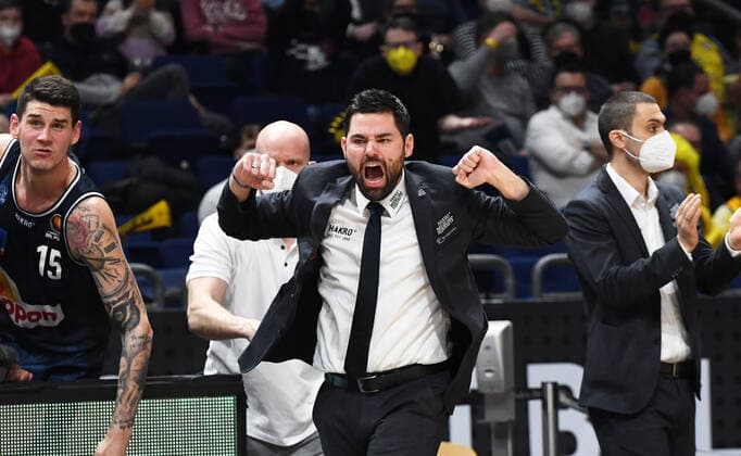 Basketball, men, season 2021 2022, MagentaSport BBL Cup, Top Four Final , Hakro Merlins Crailsheim Alba Berlin, coach Sebastian Gleim Hakro Merlins Crailsheim , 20 02 2022, Copyright: xSebastianxRäppold MatthiasxKochx