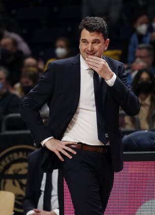 Coach Israel Gonzales thoughtful action upper body upper body sports basketball BBL Cup Top Four men final season 2021 2022 20 02 2022 Alba Berlin vs HAKRO Merlins Crailsheim