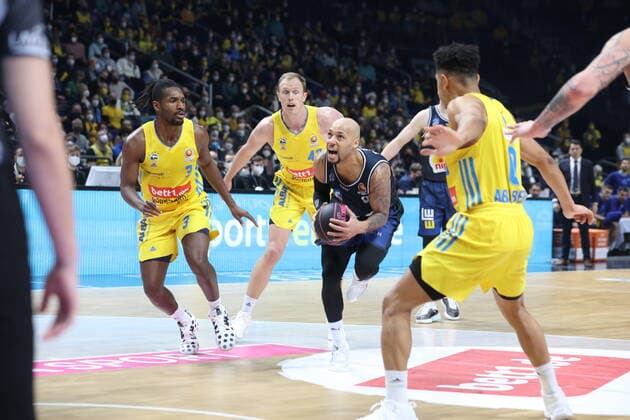 DEU, TOP4, Cup, ALBA vs Crailsheim, 20 02 2022, Mercedes Benz Arena, Berlin, DEU, TOP4, Cup, ALBA vs Crailsheim, in picture Jaleen Smith ALBA Berlin 3 , Luke Sikma ALBA Berlin 43 , Maodo Lo ALBA Berlin 0 , Maurice Stuckey Crailsheim 3 nordphotoxGmbHx xEngler nph00076