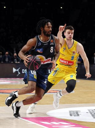 Terrell Harris, Jonas Mattissek Action Game Scene Duel Sports Basketball BBL Cup Top Four Mens Final Season 2021 2022 20 02 2022 Alba Berlin vs HAKRO Merlins Crailsheim