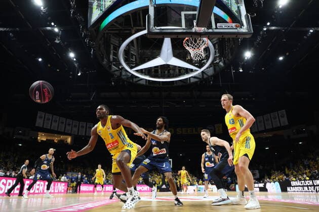 DEU, TOP4, Cup, ALBA vs Crailsheim, 20 02 2022, Mercedes Benz Arena, Berlin, DEU, TOP4, Cup, ALBA vs Crailsheim, in picture Jaleen Smith ALBA Berlin 3 , Luke Sikma ALBA Berlin 43 , Terrell Harris Crailsheim 8 , Fabian Bleck Crailsheim 9 nordphotoxGmbHx xEngler nph00076