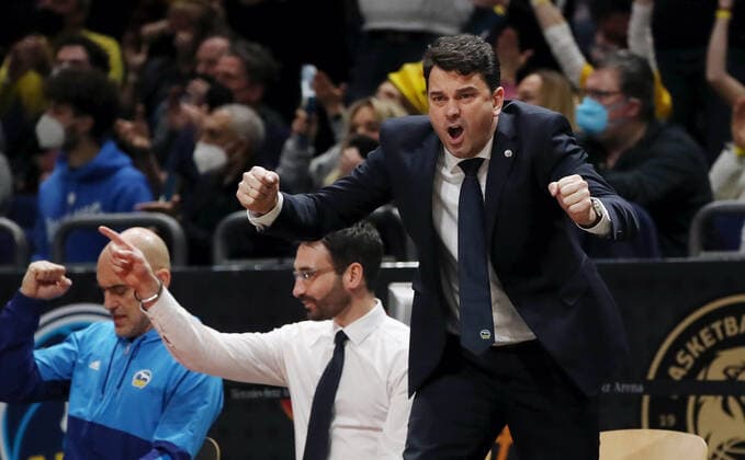 Coach Israel Gonzales jubilant joy emotion jubilation after cup victory sports basketball BBL Cup Top Four mens final season 2021 2022 20 02 2022 Alba Berlin vs HAKRO Merlins Crailsheim