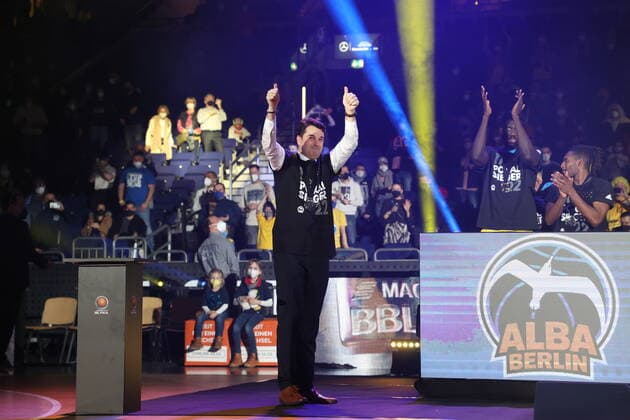DEU, TOP4, Cup, ALBA vs Crailsheim, 20 02 2022, Mercedes Benz Arena, Berlin, DEU, TOP4, Cup, ALBA vs Crailsheim, in picture head coach Israel Gonzalez ALBA Berlin nordphotoxGmbHx xEngler nph00076