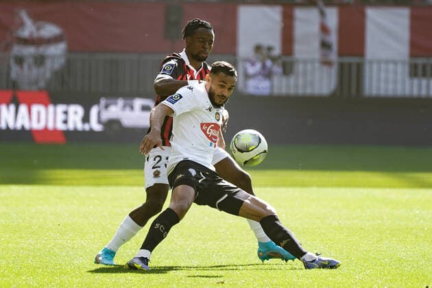 Jordan Lotomba (OGC Nice) - Sofiane Boufal (Sco Angers) FOOTBALL : OGC Nice vs SCO Angers - Ligue 1 Uber Eats - Nice - 20 02 2022 NorbertScanella Panoramic 
