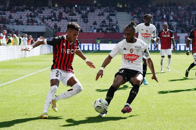 Hicham Boudaoui (OGC Nice) - Souleyman Doumbia (Sco Angers) FOOTBALL : OGC Nice vs SCO Angers - Ligue 1 Uber Eats - Nice - 20 02 2022 NorbertScanella Panoramic 