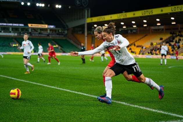 Norwich, England, February 20th Laura Freigang (11 Germany) battling with Cloe Lacasse (26 Canada) for the ball during the Arnold Clark Cup game between Canada and Germany at Carrow Road in Norwich, England Sam Mallia SPP Canada v Germany - Arnold Clark Cup - Carrow Road 