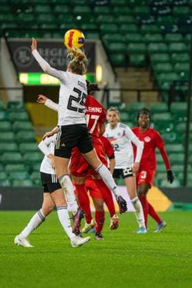 Norwich, England, February 20th Jessie Fleming (17 Canada) and Fabienne Dongus (25 Germany) battling to win the header during the Arnold Clark Cup game between Canada and Germany at Carrow Road in Norwich, England Sam Mallia SPP Canada v Germany - Arnold Clark Cup - Carrow Road 