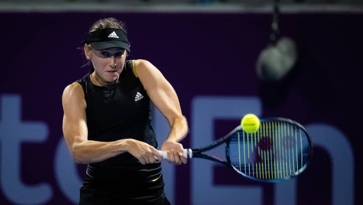 February 20, 2022, DOHA, QATAR: Kaja Juvan of Slovenia in action during the first round at the 2022 Qatar TotalEnergies Open 2022 WTA, Tennis Damen 1000 tennis tournament DOHA QATAR - ZUMAa181 20220220_zaa_a181_151 Copyright: xRobxPrangex