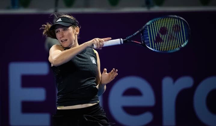 February 20, 2022, DOHA, QATAR: Kaja Juvan of Slovenia in action during the first round at the 2022 Qatar TotalEnergies Open 2022 WTA, Tennis Damen 1000 tennis tournament DOHA QATAR - ZUMAa181 20220220_zaa_a181_150 Copyright: xRobxPrangex