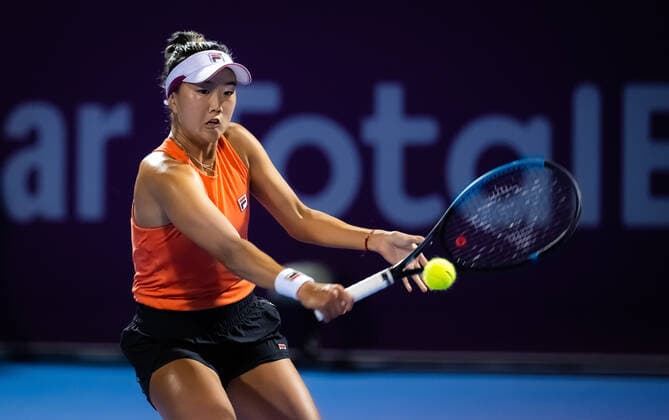 February 20, 2022, DOHA, QATAR: Ann Li of the United States in action during the first round at the 2022 Qatar TotalEnergies Open 2022 WTA, Tennis Damen 1000 tennis tournament DOHA QATAR - ZUMAa181 20220220_zaa_a181_155 Copyright: xRobxPrangex