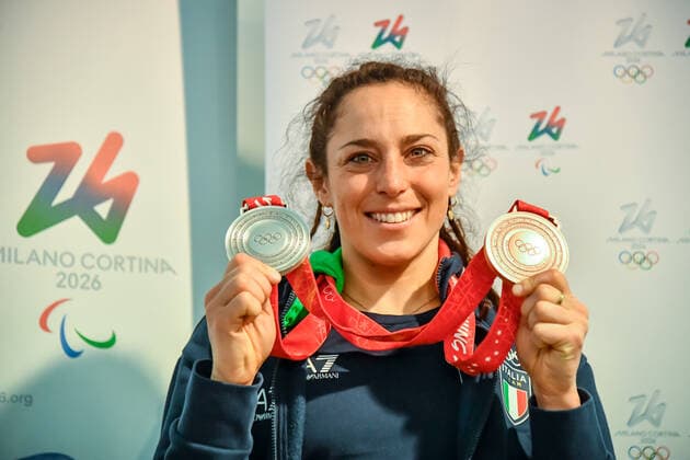 Sport Bilder des Tages Photo Claudio Furlan LaPresse February 21, 2022 Milan, Italy News Arrival of the Olympic banner by plane from Beijing for the Milan Cortina Winter Olympics In the photo: Federica Brignone  Copyright: xClaudioxFurlan LaPressex