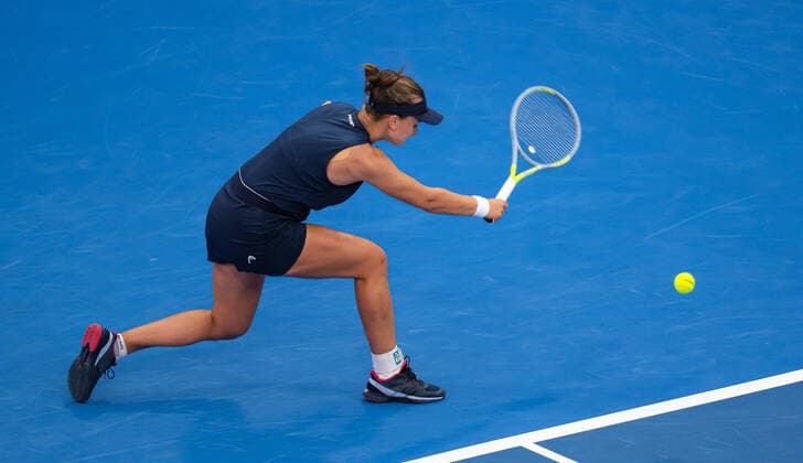 February 22, 2022, DOHA, QATAR: Barbora Krejcikova of the Czech Republic in action during the second round of the 2022 Qatar TotalEnergies Open 2022 WTA, Tennis Damen 1000 tennis tournament DOHA QATAR - ZUMAa181 20220222_zaa_a181_018 Copyright: xRobxPrangex