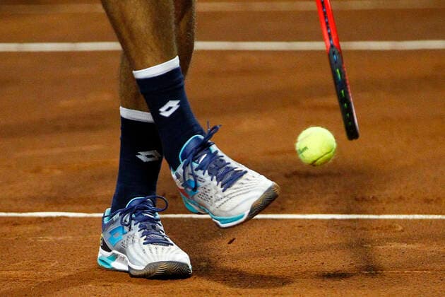 Tenis, Alejandro Tabilo vs Renzo Olivo El tenista Alejandro Tabilo de Chile prepara el saque Renzo Olivo de Argentina por el ATP, Tennis Herren 250 de Santiago 2022 en el Club San Carlos de Apoquindo en Santiago, Chile. 22 02 2022 Felipe Zanca Photosport Tennis, Alejandro Tabil vs Renzo Olivo The tennis player Alejandro Tabilo of Chile prepare the serve of Renzo Olivo of Argentina in the match for the ATP 250 Santiago 2022 at the Club San Carlos de Apoquindo in Santiago, Chile. 22 02 2022 Felipe Zanca Photosport Alejandro Tabilo vs Renzo Olivo ATP 250 Santiago 2022