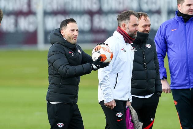 RB Leipzig training 23 02 2022 Leipzig, 23 02 2022, RB Leipzig training center, football, 1 Bundesliga , RB Leipzig final training before the UEFA Europa League match against Real Sociedad San Sebastian , In picture f l coach Domenico Tedesco, co-trainer Max Urwantschky and co-trainer Andreas Hinkel ,