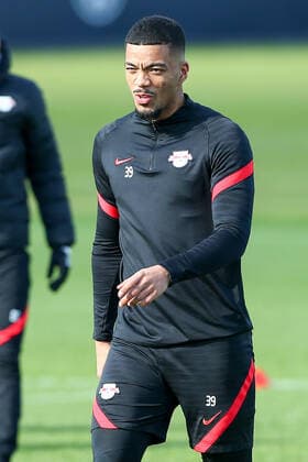 RB Leipzig training 23 02 2022 Leipzig, 23 02 2022, RB Leipzig training center, football, 1 Bundesliga , RB Leipzig final training before the UEFA Europa League match against Real Sociedad San Sebastian , Pictured Benjamin Henrichs ,