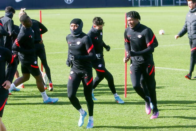 RB Leipzig Training 23 02 2022 Leipzig, 23 02 2022, RB Leipzig Training Center, Football, 1 Bundesliga , RB Leipzig final training before the UEFA Europa League match against Real Sociedad San Sebastian , Pictured v l Christopher Nkunku and Mohamed Simakan ,