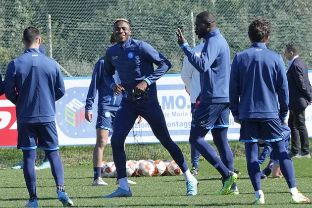 NAPLES, ITALY - FEBRUARY 23: Victor Osimhen, Kalidou Koulibaly of Napoli during a training session before the UEFA Europa League match against FC Barcelona, Barca on February 23, 2022 in Napoli, Italy. Copyright: xFotoagenziax