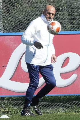 NAPLES, ITALY - FEBRUARY 23: Luciano Spalletti coach of Napoli during a training session before the UEFA Europa League match against FC Barcelona, Barca on February 23, 2022 in Napoli, Italy. Copyright: xFotoagenziax