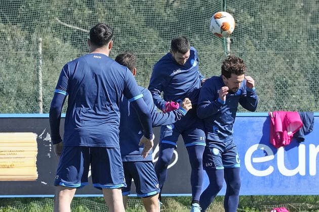 NAPLES, ITALY - FEBRUARY 23: Mario Rui and Matteo Politano of Napoli during a training session before the UEFA Europa League match against FC Barcelona, Barca on February 23, 2022 in Napoli, Italy. Copyright: xFotoagenziax