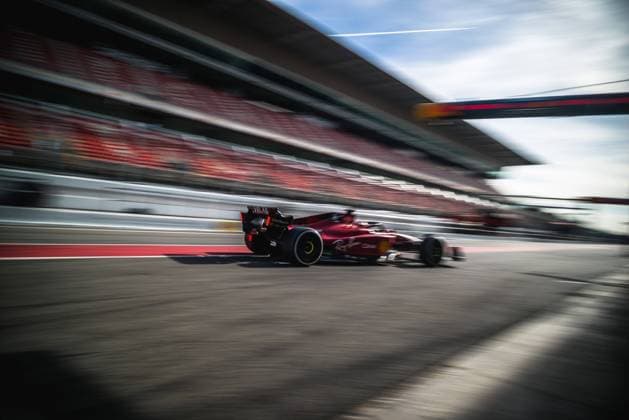 February 23, 2022, Barcelona, Catalonia, Spain: CARLOS SAINZ (ESP) from team Ferrari leaves the team s garage in his in his F1-75 at day one of the Formula One winter testing at Circuit de Catalunya Barcelona Spain - ZUMAo105 20220223_zap_o105_067 Copyright: xMatthiasxOesterlex