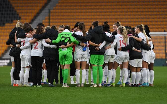 Mandatory Credit: Photo by Anna Gowthorpe Shutterstock (12819430cb) Canada team huddle at full time Spain Women v Canada Women, Arnold Clark Cup 2022, Football, Molineux, Wolverhampton, UK - 23 Feb 2022 EDITORIAL USE ONLY No use with unauthorised audio, video, data, fixture lists, club league logos or live services. Online in-match use limited to 120 images, no video emulation. No use in betting, games or single club league player publications. Spain Women v Canada Women, Arnold Clark Cup 2022, Football, Molineux, Wolverhampton, UK - 23 Feb 2022 EDITORIAL USE ONLY No use with unauthorised audio, video, data, fixture lists, club league logos or live services. Online in-match use limited to 120 images, no video emulation. No use in betting, games or single club league player publications. Copyright: xAnnaxGowthorpe Shutterstockx 12819430cb
