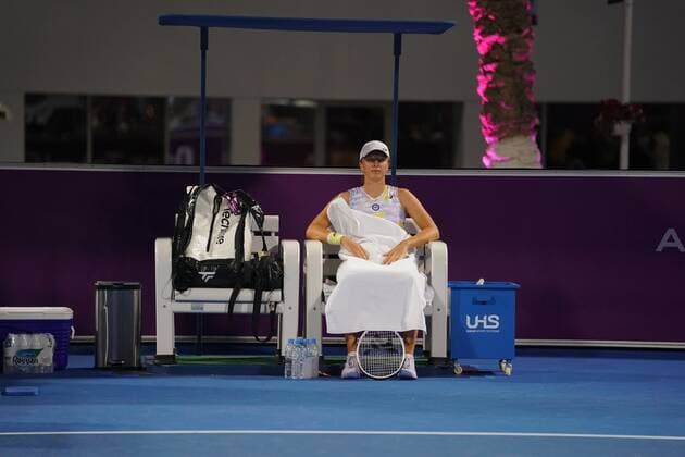 Doha, 23.02.2022 TENNIS WOMEN TOURNAMENT WTA, Tennis Damen 1000 DOHA QATAR TOTAL ENERGIES OPEN NZ Iga Swiatek, Daria Kasatkina FOT. Dominik Buszek 400mm NEWSPIX.PL --- Newspix.pl  buszek_220222_06