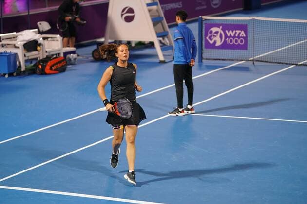 Doha, 23.02.2022 TENNIS WOMEN TOURNAMENT WTA, Tennis Damen 1000 DOHA QATAR TOTAL ENERGIES OPEN NZ Iga Swiatek, Daria Kasatkina FOT. Dominik Buszek 400mm NEWSPIX.PL --- Newspix.pl  buszek_220222_07