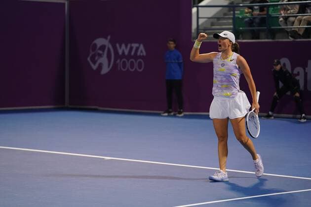 Doha, 23.02.2022 TENNIS WOMEN TOURNAMENT WTA, Tennis Damen 1000 DOHA QATAR TOTAL ENERGIES OPEN NZ Iga Swiatek, Daria Kasatkina FOT. Dominik Buszek 400mm NEWSPIX.PL --- Newspix.pl  buszek_220222_27