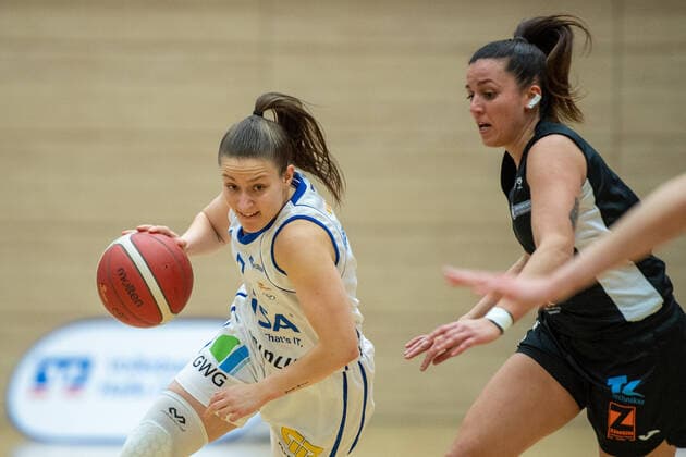 Halle, Germany 23 February 2022 1 BBL women 2021 2022 Gisa Lions SV Halle vs SNP BasCats USC Heidelberg v li Laura Schinkel Halle and Macarena Rosset Heidelberg SWH arena Sachsen Anhalt Copyright: xFotostandx xxBallaschx