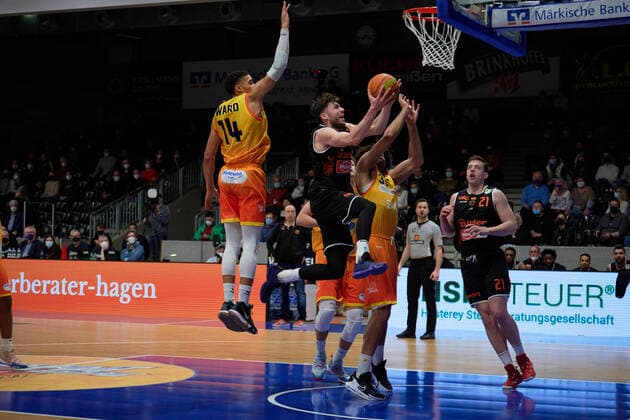 Malik Kudic with the basket for Wiha Panthers Phoenix Hagen vs Wiha Panthers, 2 Bundesliga, 2022 season, MIttwoch 23 02 2022 Hagen Copyright: xEibner-Pressfoto xAaronxBowserx Wiha_ABR